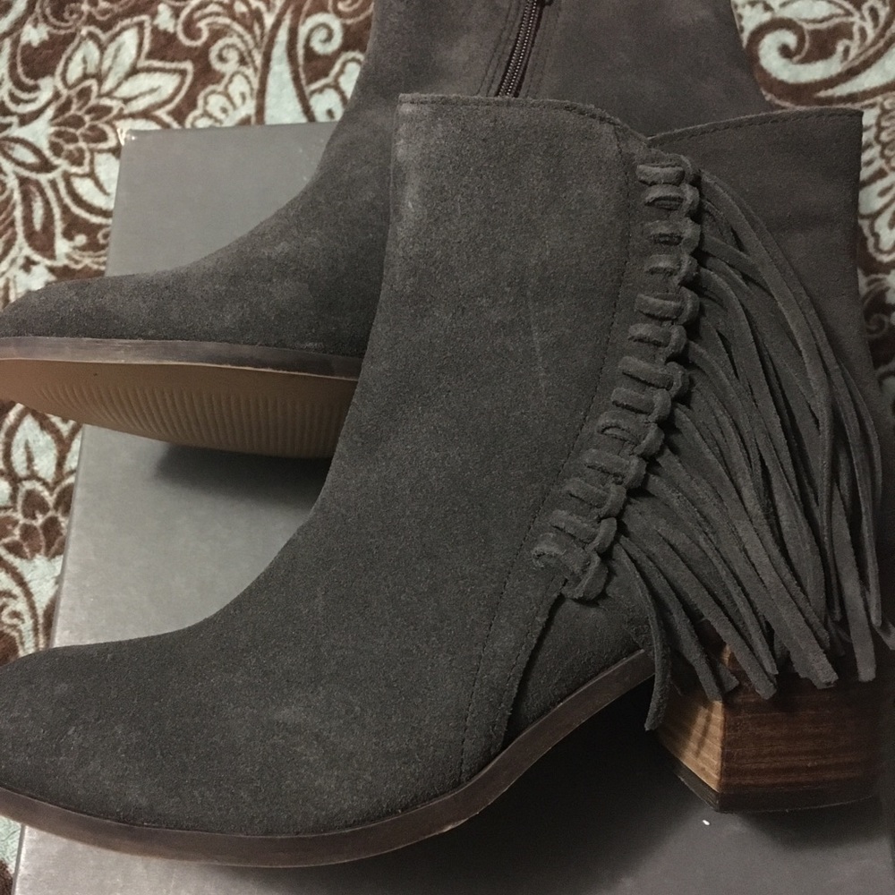 Kenneth Cole Fringe Booties Size 8